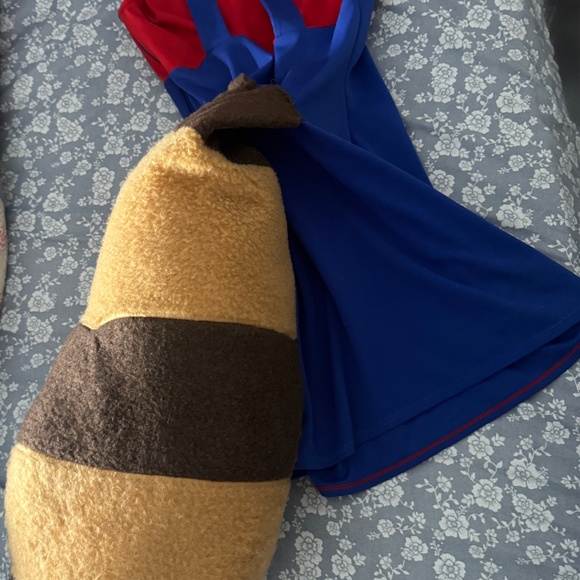 Super Mario Tanooki Costume with Tail - Picture 2 of 4